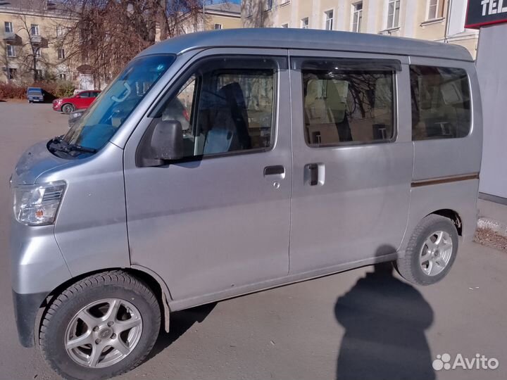 Daihatsu Hijet 0.7 AT, 2018, 97 000 км