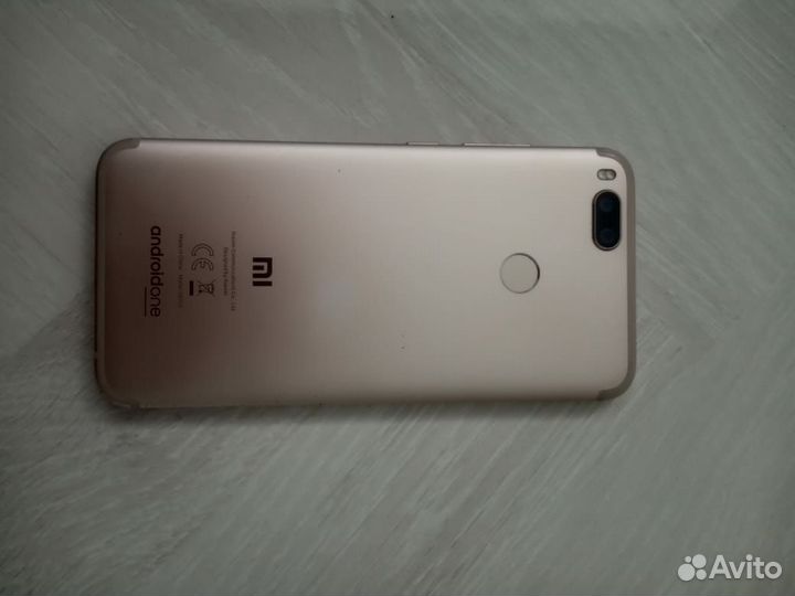 Телефон MI A1