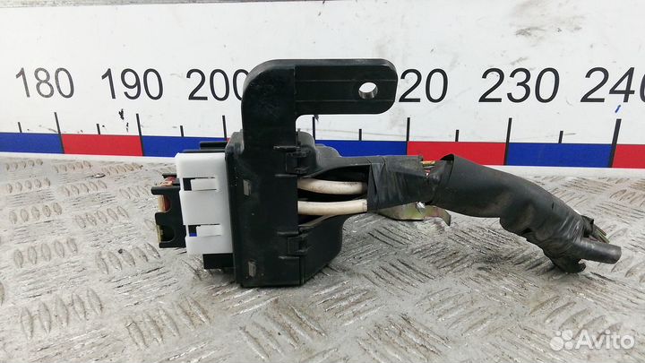 Блок предохранителей toyota corolla E12 рест: 2004