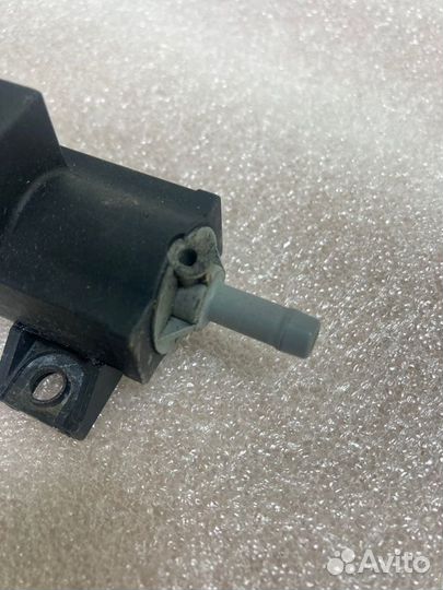 Электромагнитный клапан Volkswagen Golf 6 caxa 1.4