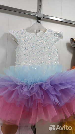 Блестящее пышное платье для девочки