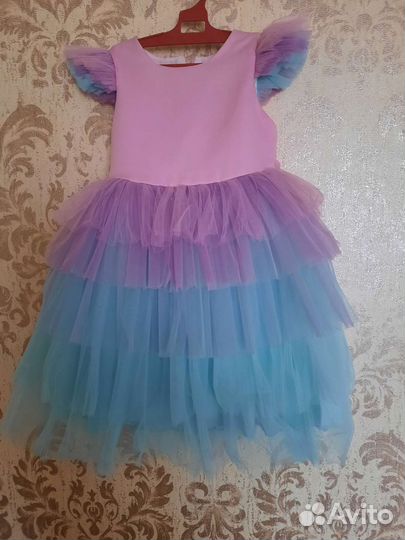 Платье для девочки новое р 128