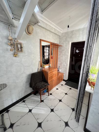 3-к. квартира, 80 м², 2/2 эт.