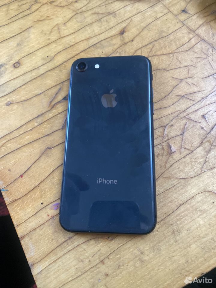 iPhone 8, 64 ГБ