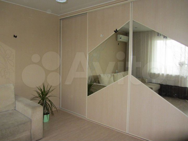 2-к. квартира, 52 м², 8/10 эт.