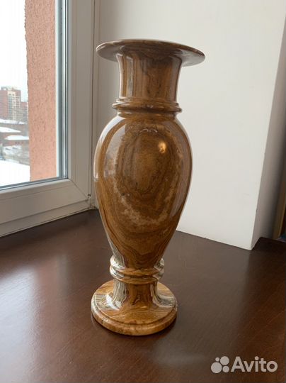 Ваза из оникса