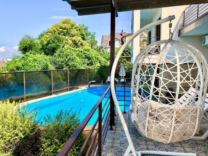 Гостиница в Адлере на Орбитовской, 550 м²