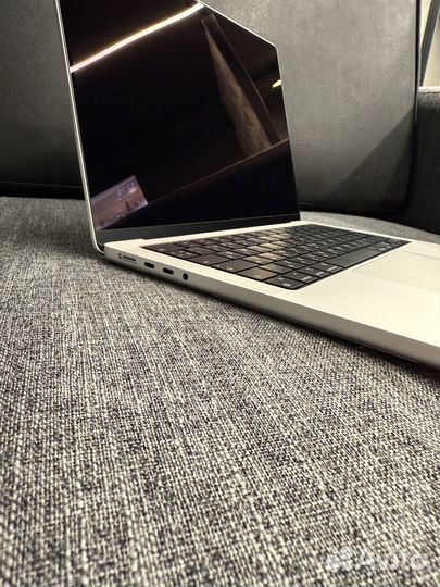 Macbook pro 14 m1 pro 16/512