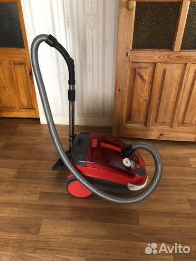 Пылесос Tomas Genius Aquafilter