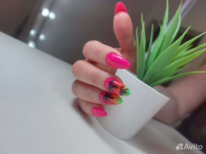 Маникюр, педикюр, наращивание ногтей