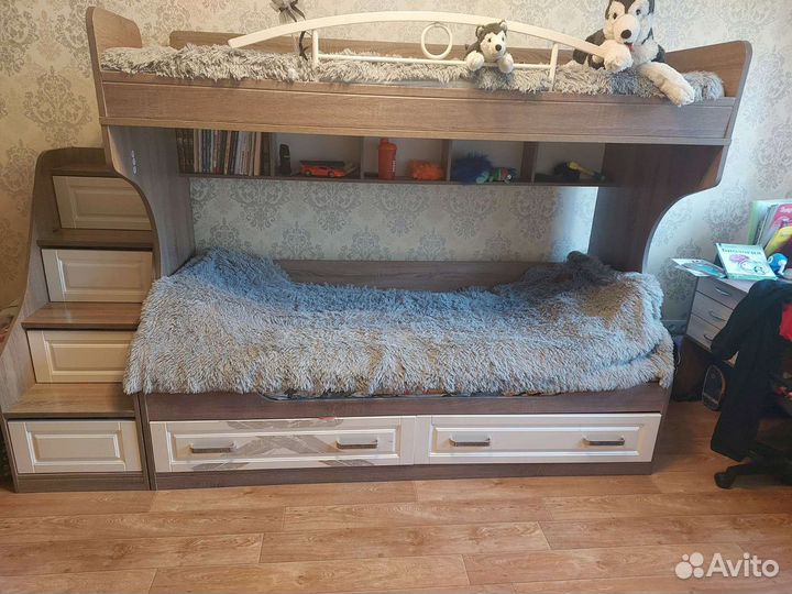 Двухъярусная кровать бу с матрасами