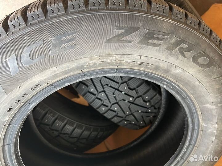 Pirelli Ice Zero 215/65 R16 102T