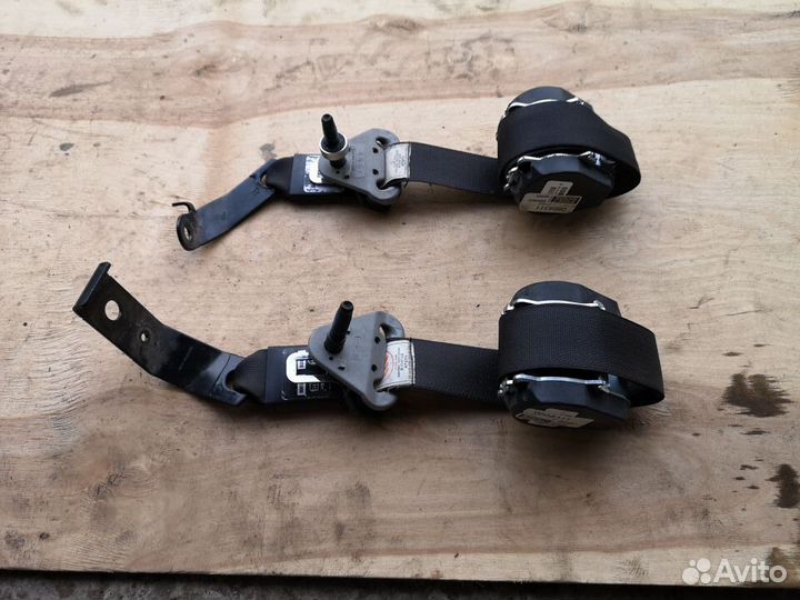 Ремень безопасности на Cadillac SRX 2003-2009