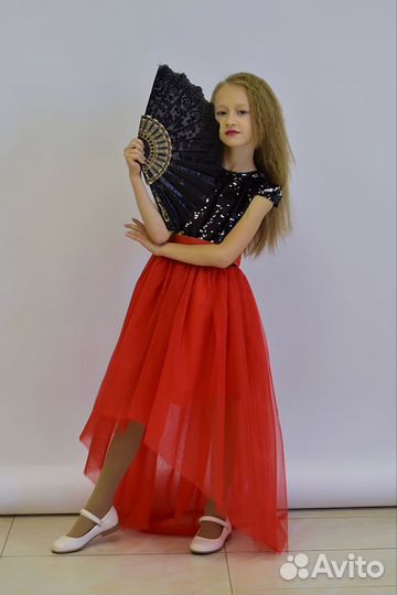 Платье праздничное на девочку