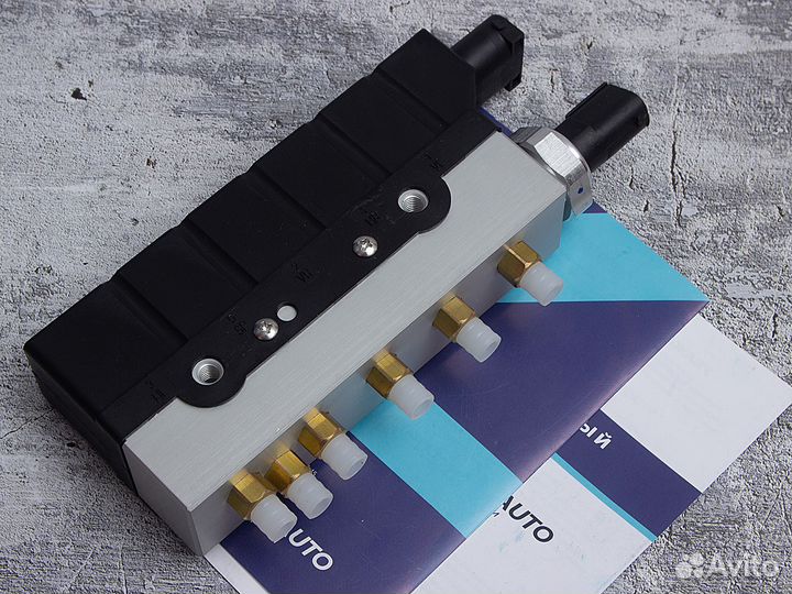 Блок клапанов на Mercedes S класса W220