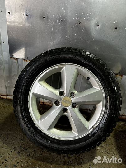 GT Radial Champiro IcePro 215/55 R16