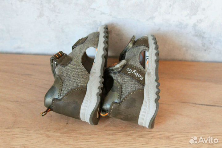 Сандалии для малыша 21 размер