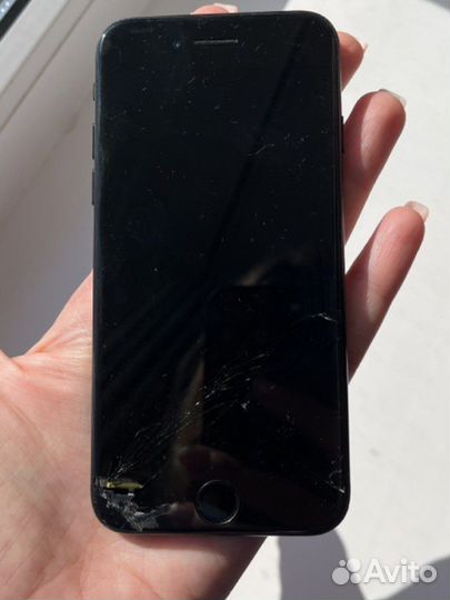 Телефон iPhone 7