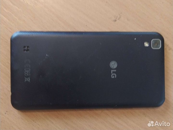Телефон LG