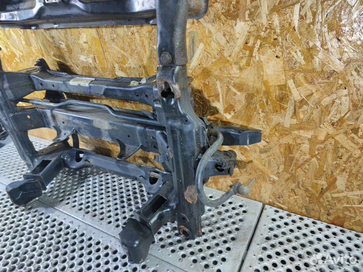 Балка подвески передняя (подрамник) Volkswagen Cra