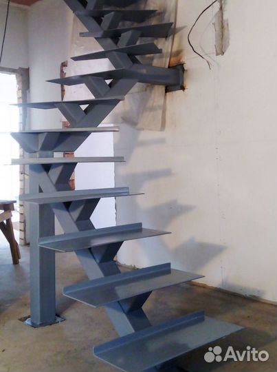 Лестница на второй этаж