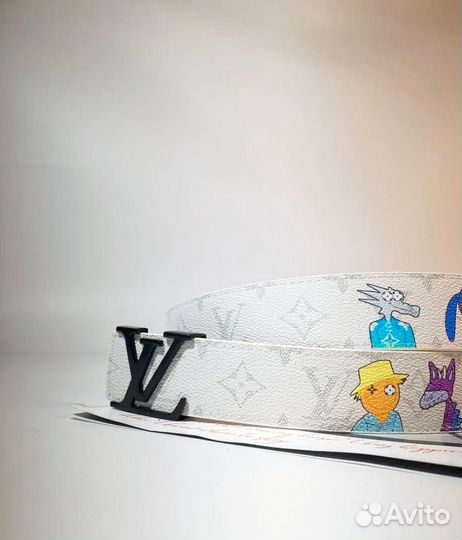 Ремень LV белый