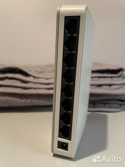 Коммутатор Netgear FS208