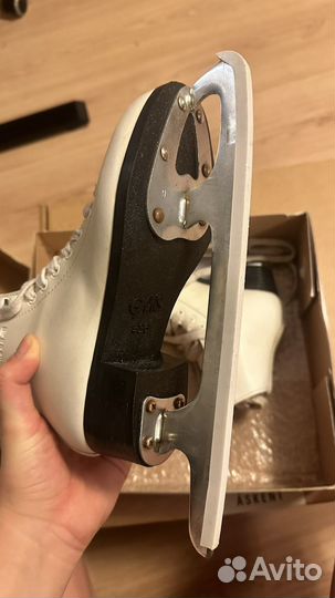 Коньки фигурные 36 размер