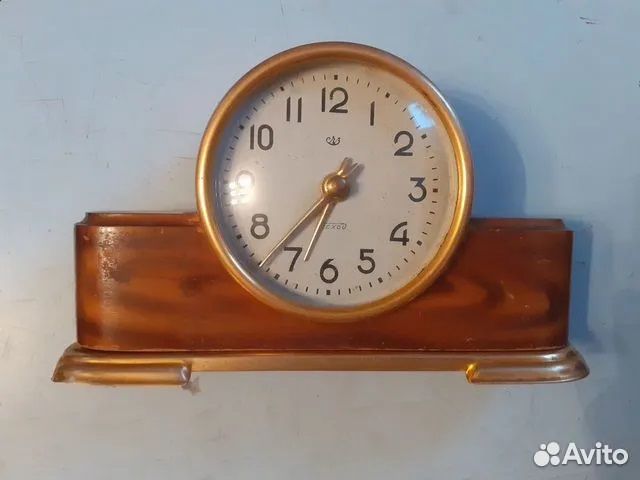 Часы СССР настенные,настольные,будильники, крышки