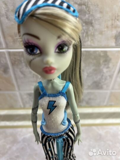 Куклa Monster high Frankie Stein Dead Tired