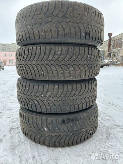 Bridgestone Blizzak Spike-01 255/65 R17