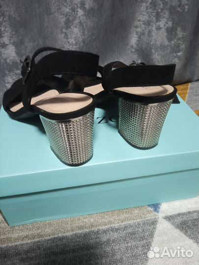 Босоножки женские
