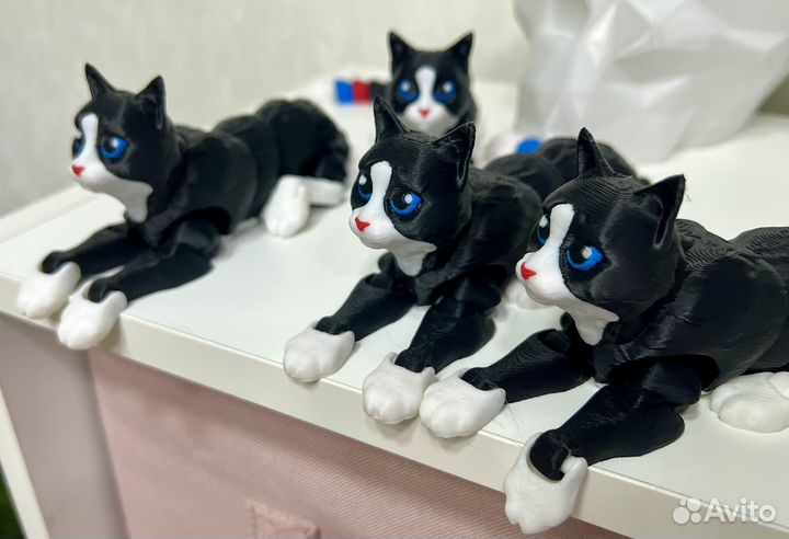 Кот-патриот подвижная игрушка