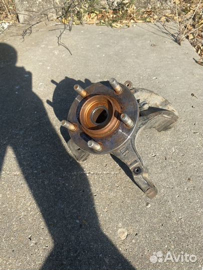 Поворотный кулак mazda 3 bk левый