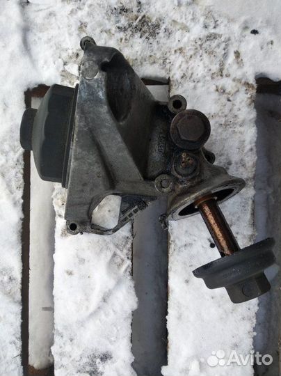 Кронштейн масляного фильтра Volkswagen Passat B5