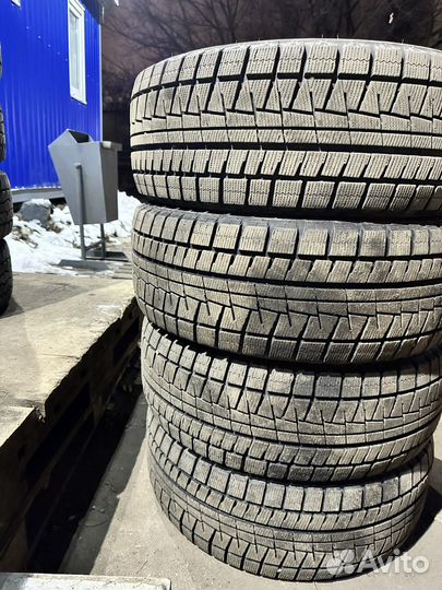 Bridgestone Blizzak Revo GZ 225/55 R17