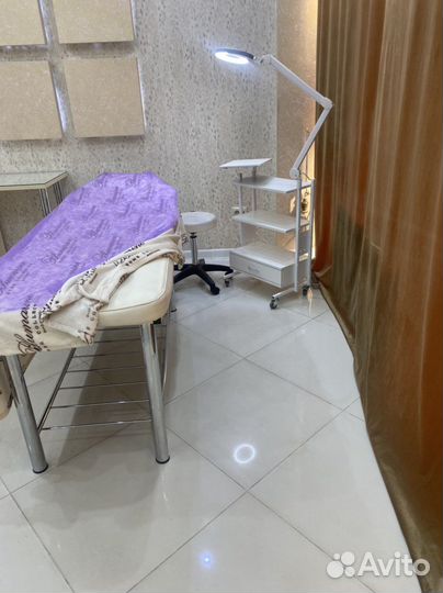 Лампа лупа и столик