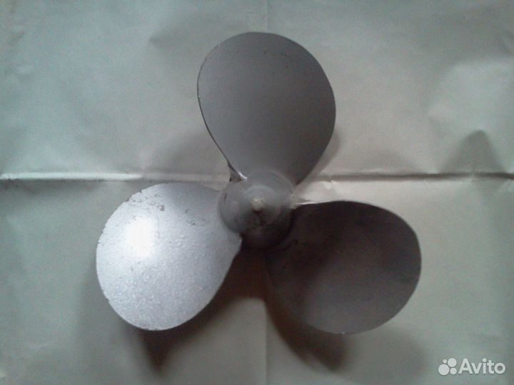 Гребной винт на лодочный мотор