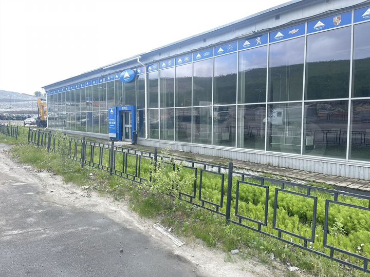 Здание, 2500 м²