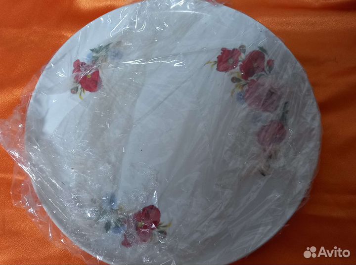 Тарелки, пиалы, супница от сервиза