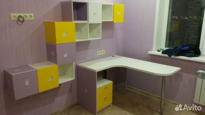 Уголок для девочек. Рабочий стол на заказ