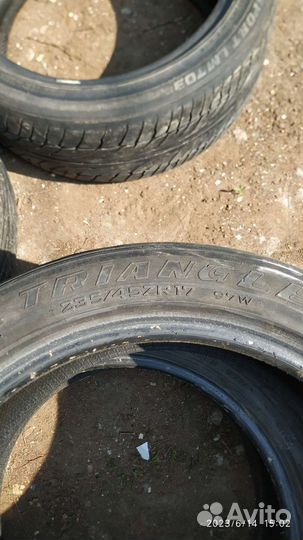 Triangle TR697 235/45 R17 23E