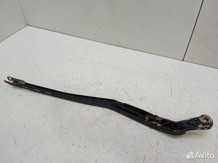 Поводок стеклоочистителя передний правый Audi A4