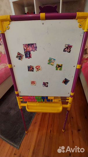 Мольберт,столик,стулья,магазин
