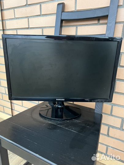 Монитор Samsung s22d300ny