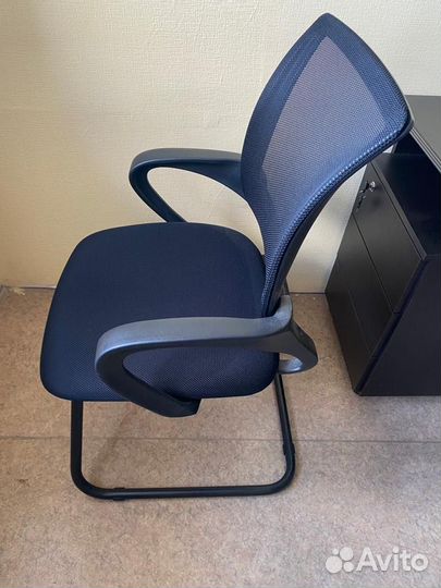 Офисное кресло