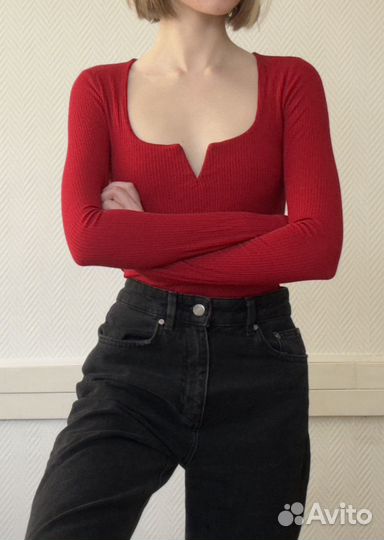 Топ Shein с вырезом