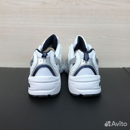 Кроссовки New Balance 530 женские белые