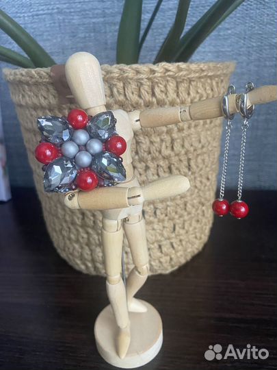 Брошь и серьги