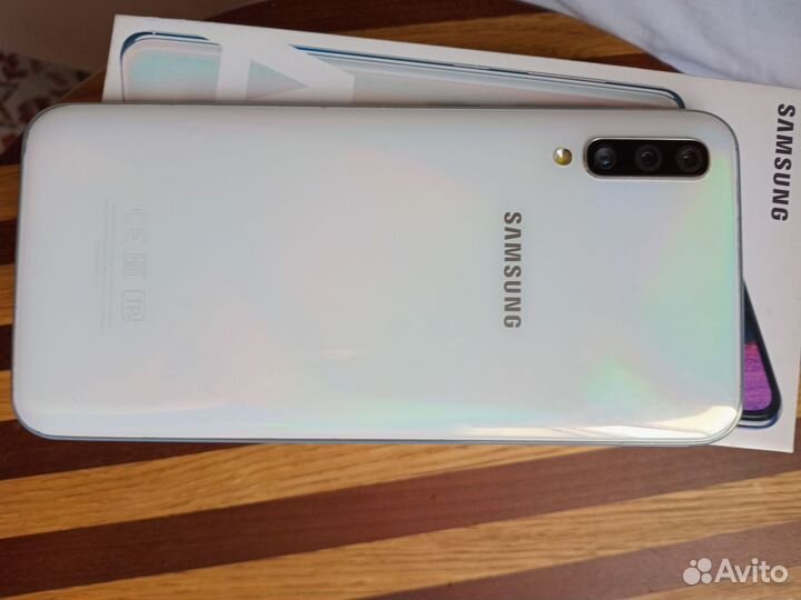 Samsung Galaxy A50, 4/128 ГБ